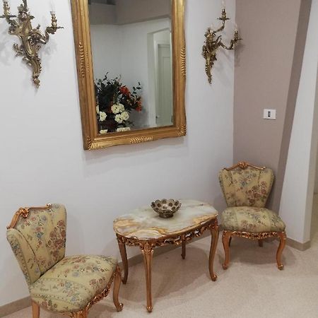 Готель Ostuni Crispi House Екстер'єр фото