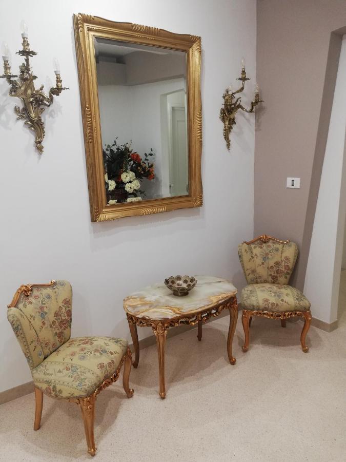 Готель Ostuni Crispi House Екстер'єр фото